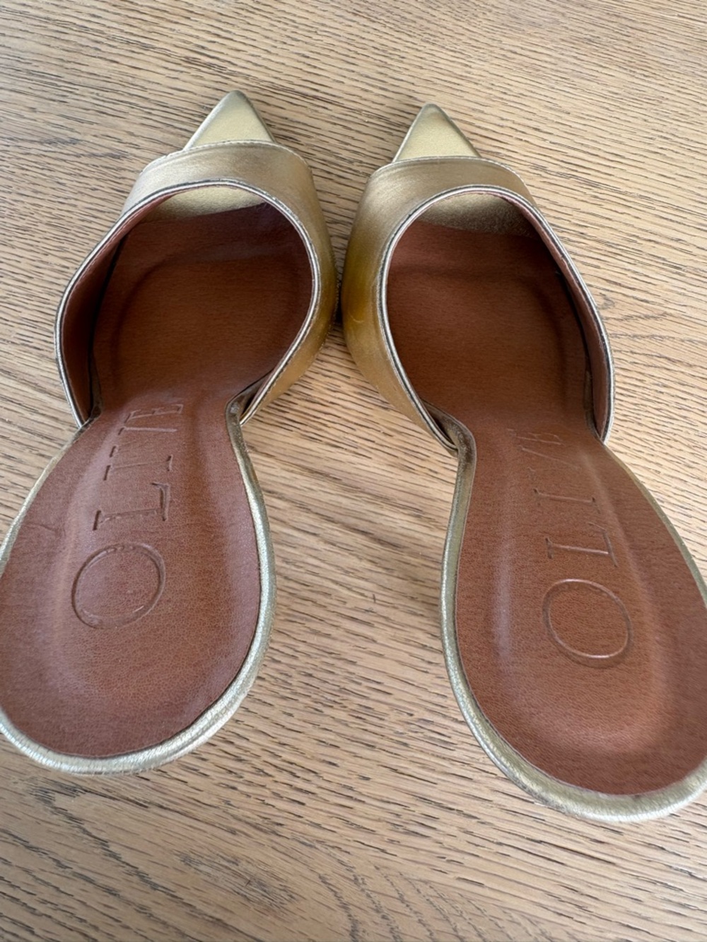 Olive Brand Metalic Gold  Shoes from Brazil - Picture 8 of 8